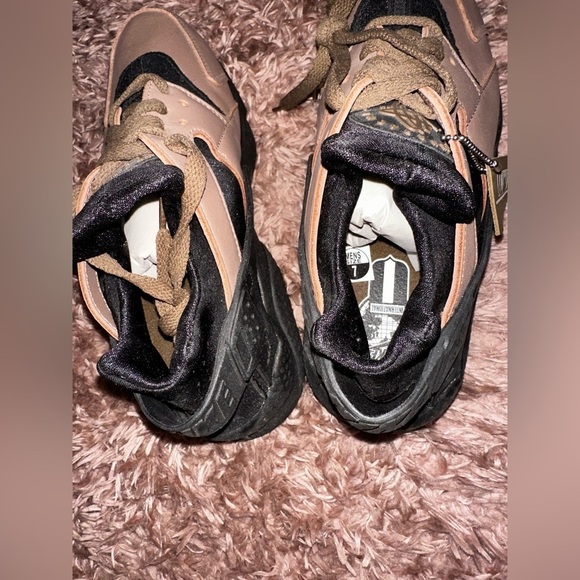 NWOT Nike Air Huarache LE Black and Tan Men's Shoes 7 - Picture 6 of 10